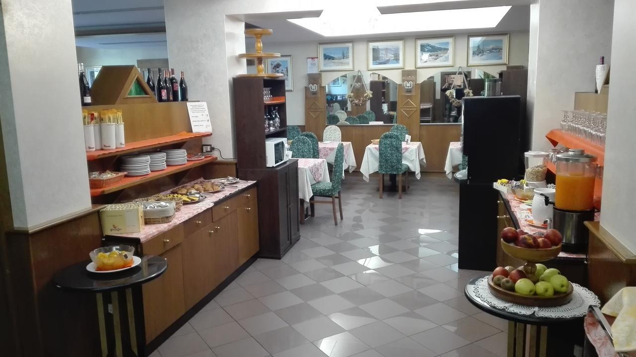Hotel Davost Forni di Sopra Esterno foto